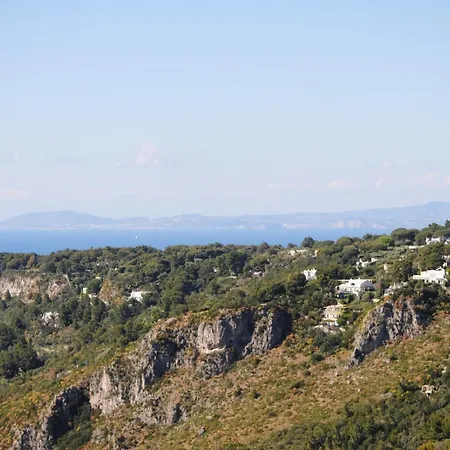 Alojamento de Acomodação e Pequeno-almoço Tra Cielo E Mare - Fantastic Sea View 3*